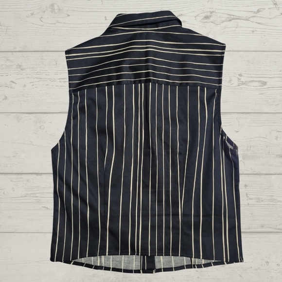 Alice + Olivia Lea Stripe Crop Top - Picture 5 of 9